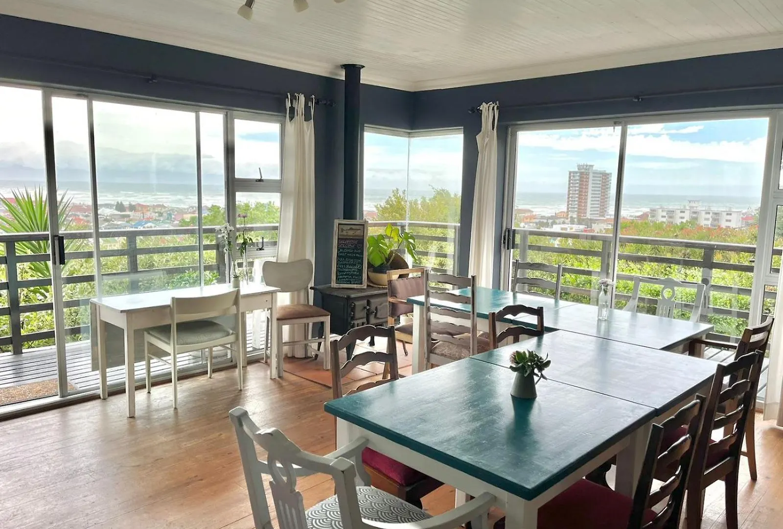 Bluebottle Guesthouse Muizenberg 3*,